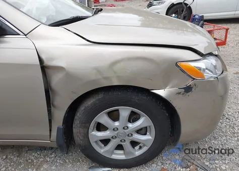 2009 Toyota Camry Le z USA, uszkodzony, nr VIN 4T1BE46K49U395179